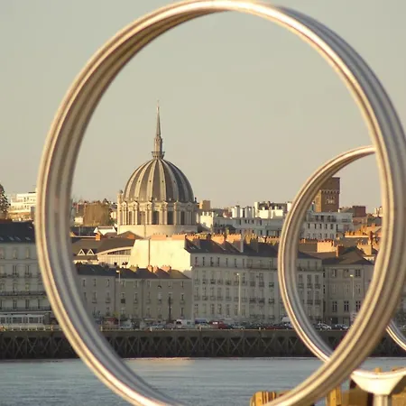 De Charme Pres De Nantes Avec Jardin De 2300 M², Terrasse Privative Et Velos A Disposition - Fr-1-306-798 *